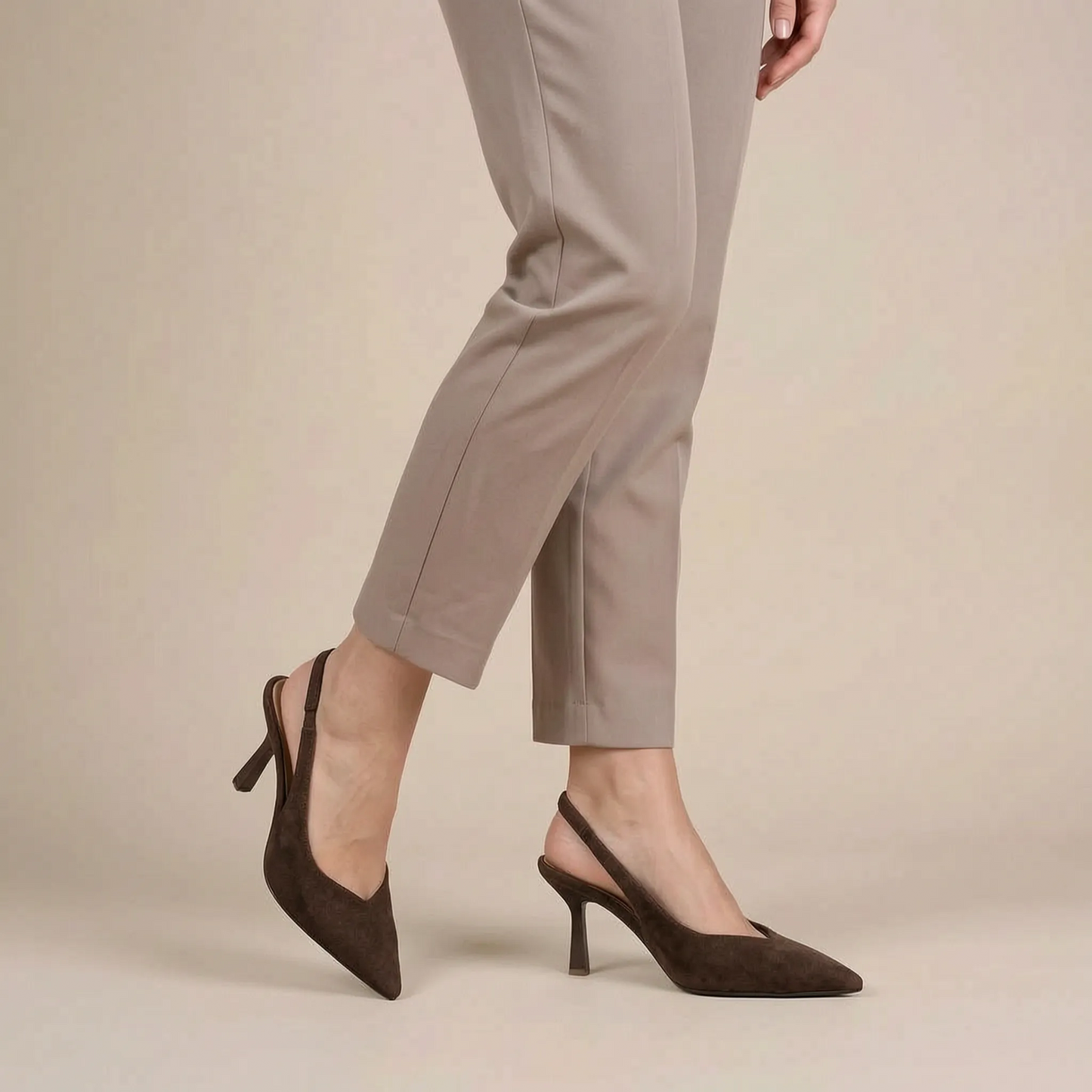 Elevys | Spitz Zulaufende Slingback-Pumps
