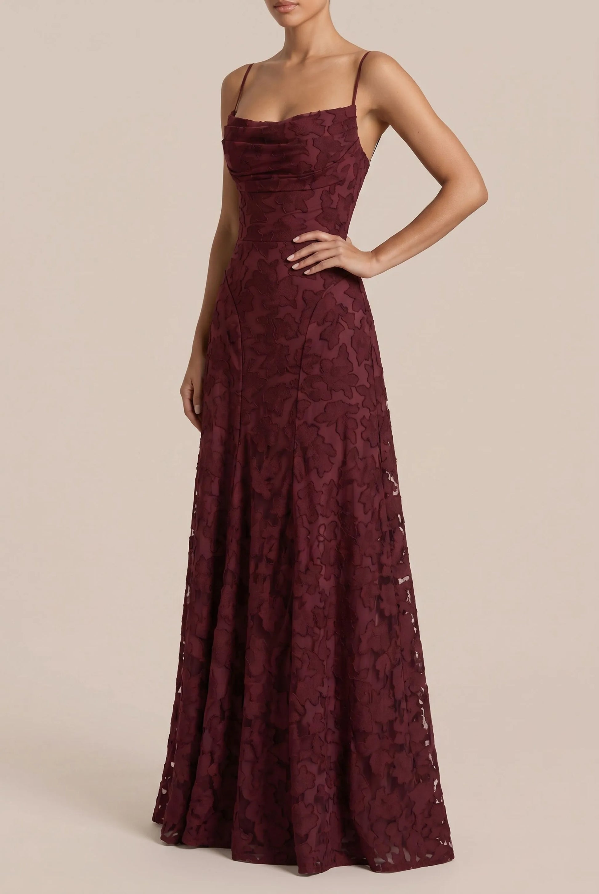 Evanna | Bodenlanges Ärmelloses Maxikleid Mit Floraler Struktur