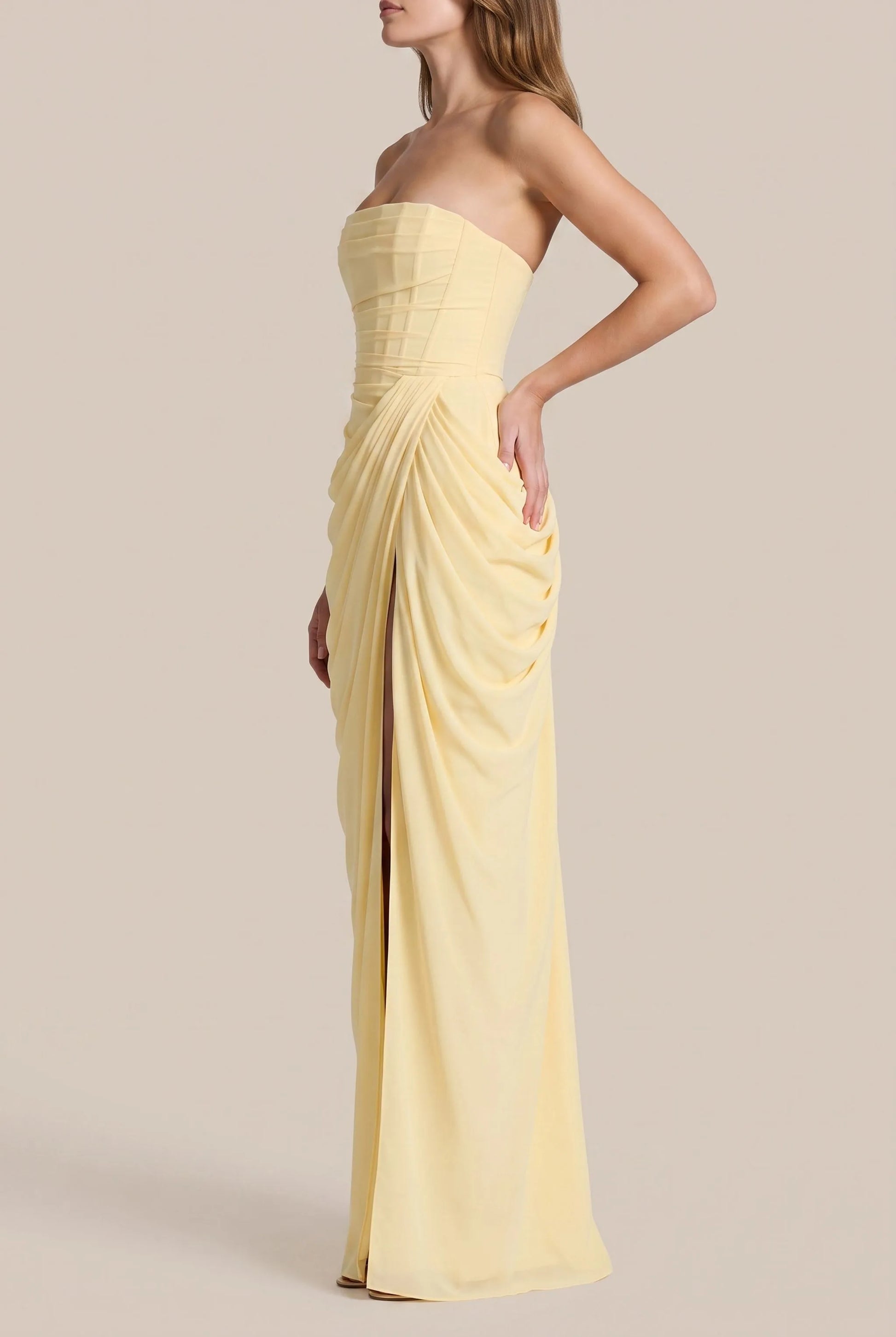 Evelyna | Bodenlanges Schulterfreies Abendkleid Mit Beinschlitz