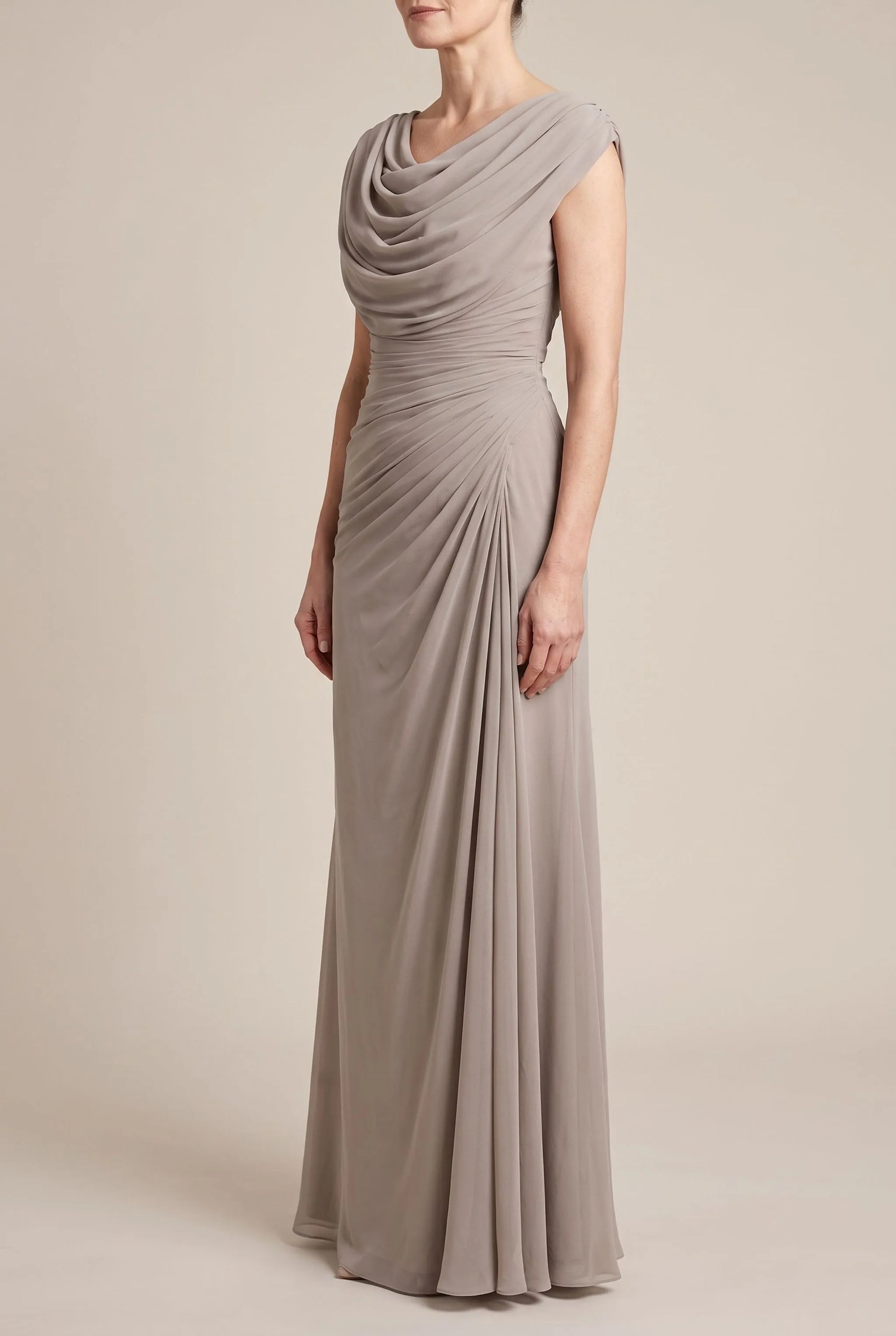Evengrace | Elegantes Bodenlanges Maxikleid Mit Raffung