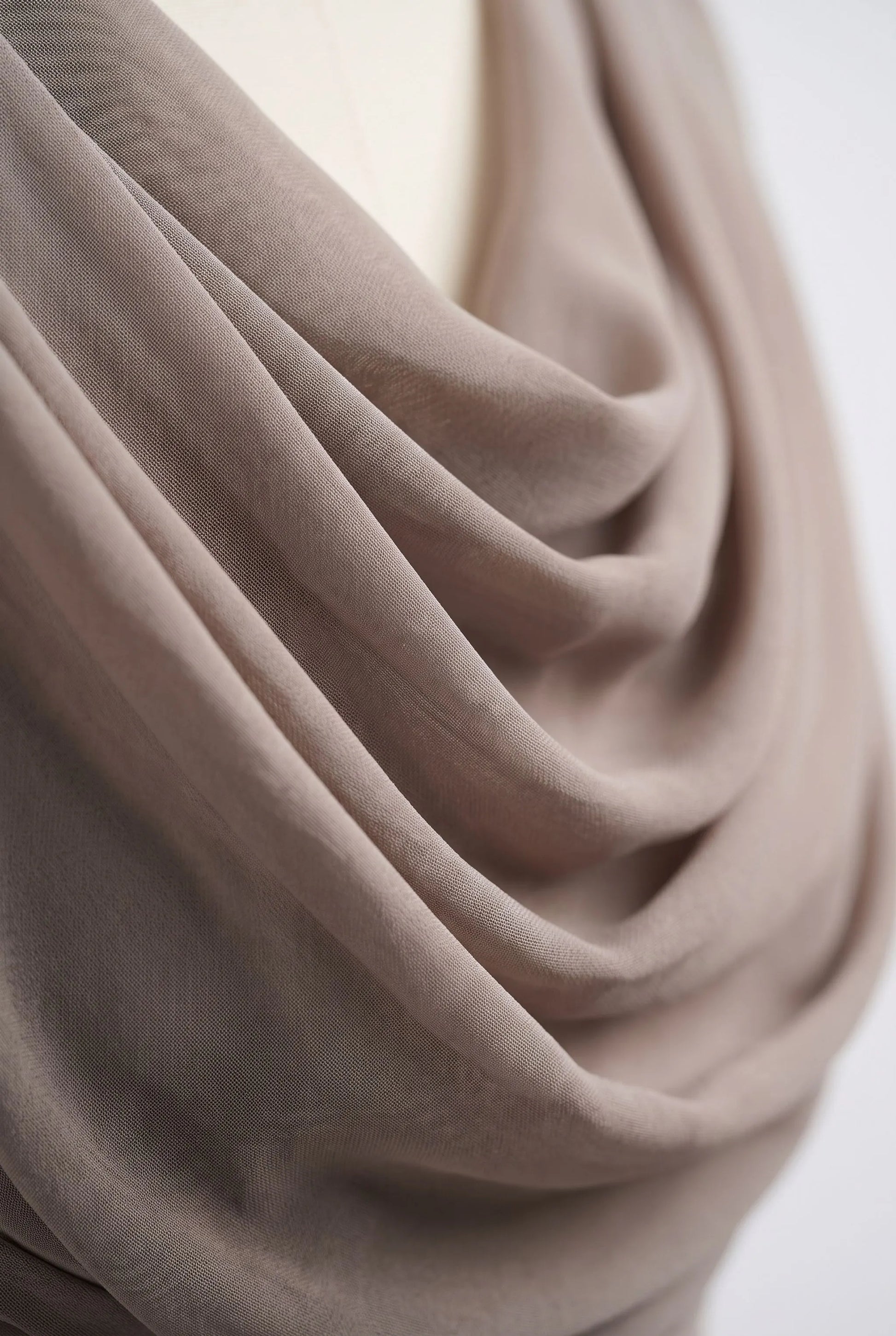 Evengrace | Elegantes Bodenlanges Maxikleid Mit Raffung