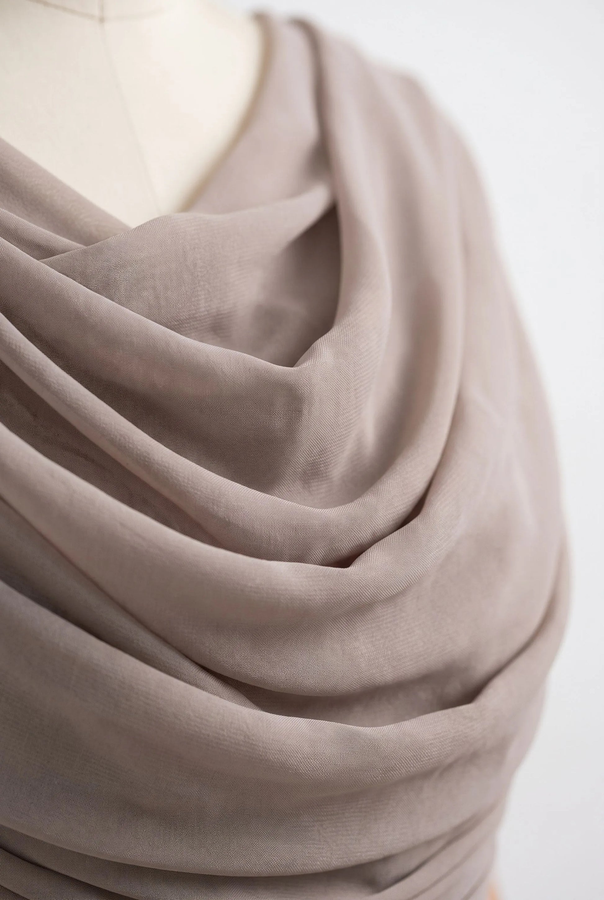 Evengrace | Elegantes Bodenlanges Maxikleid Mit Raffung