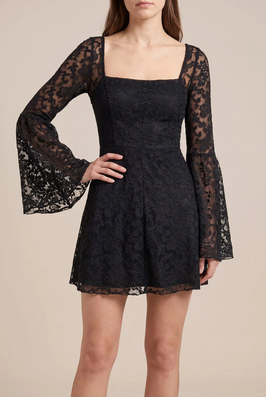 Evora | Schwarzes Minikleid Mit Trompetenärmeln