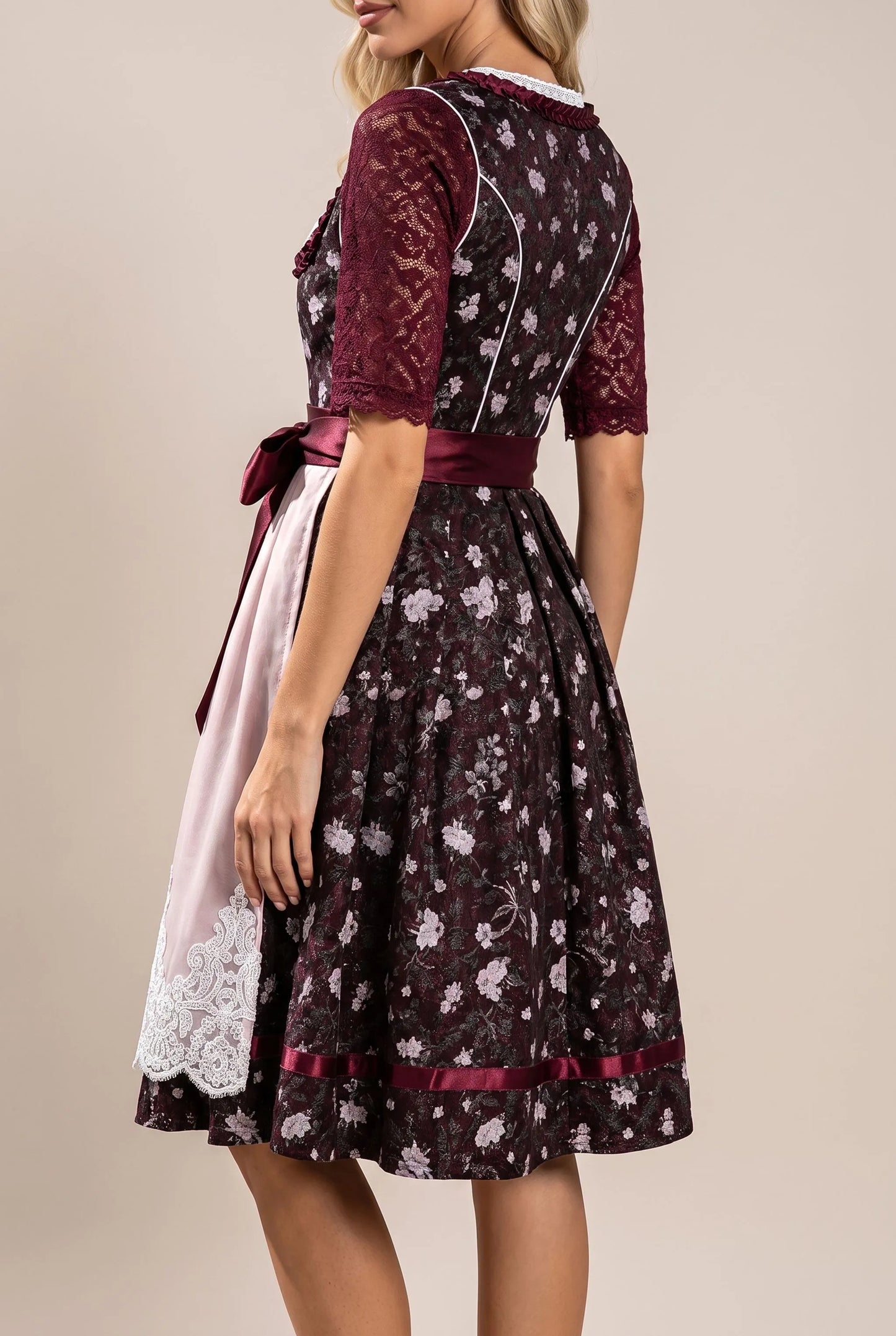 FestDress | Traditionelles Dirndl Mit Floralem Muster