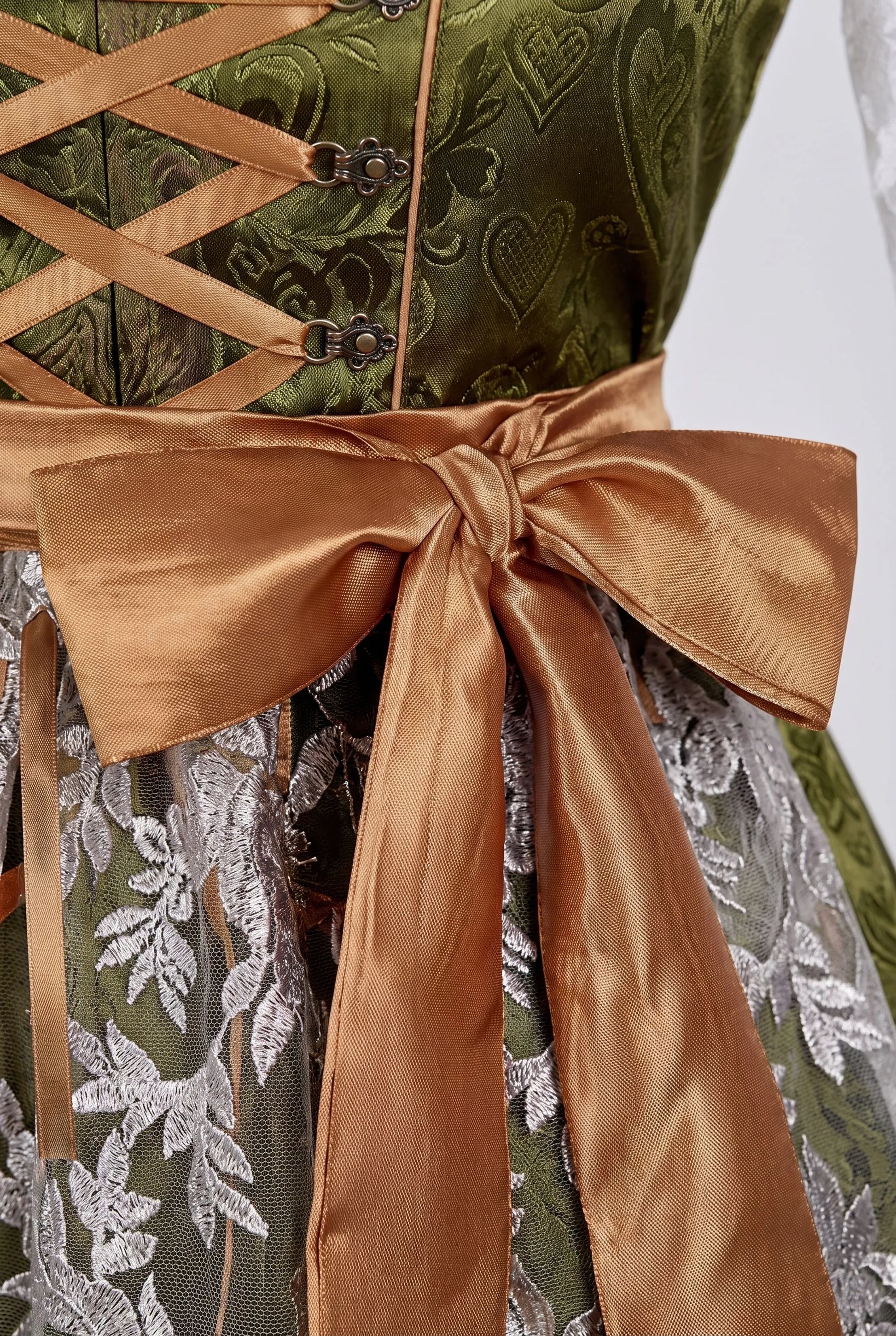 Festivy | Klassisches Grünes Dirndl Mit Floralem Muster