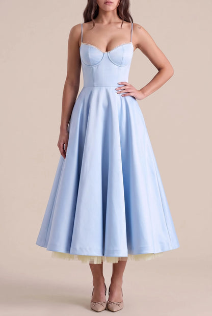 Flarefit | Figurbetontes Midikleid Mit Weitem Rock