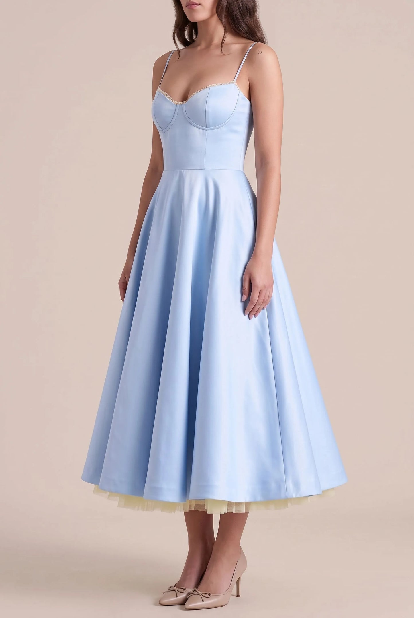 Flarefit | Figurbetontes Midikleid Mit Weitem Rock