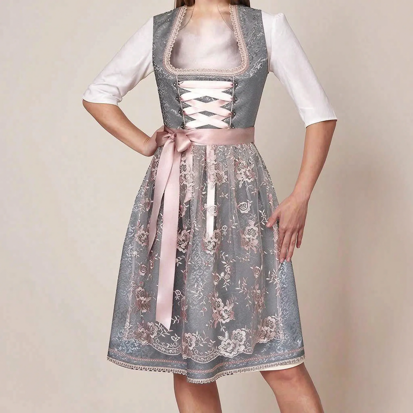 FloralBreeze | Traditionelles Dirndl Mit Floraler Schürze
