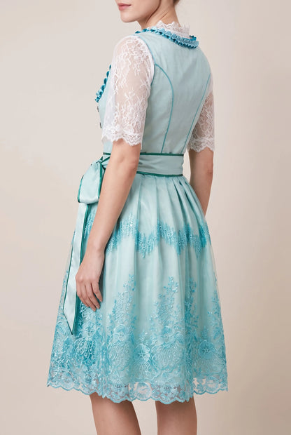 FloralBreeze | Traditionelles Dirndl Mit Floraler Schürze