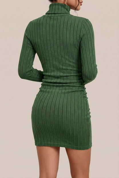 Formova | Kurzes Figurbetontes Strickkleid