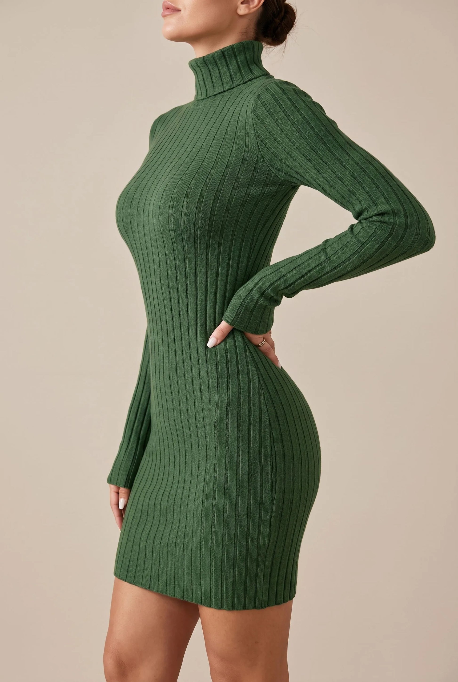 Formova | Kurzes Figurbetontes Strickkleid
