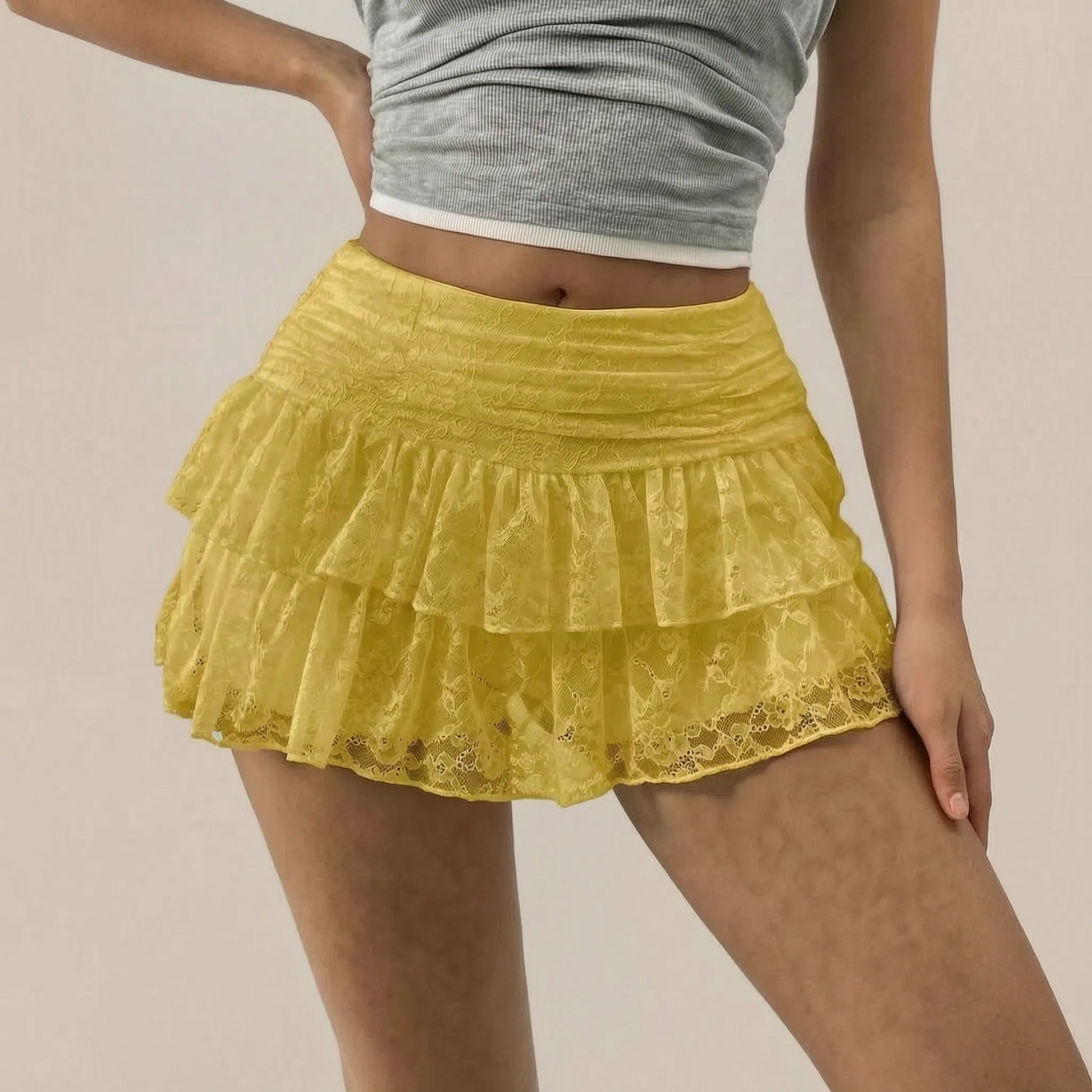 Frivena | Verspielter Weißer Skort Mit Volants