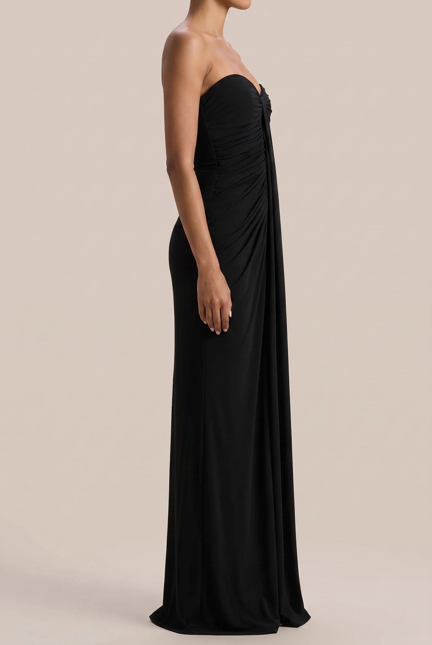 Glamoris | Figurbetontes Langes Schwarzes Abendkleid