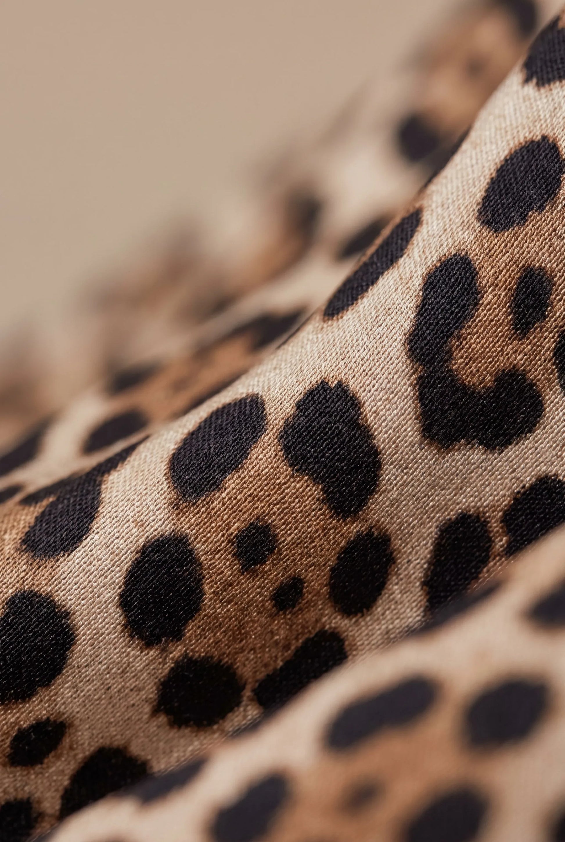 Leovant | Enges Minikleid Mit Markantem Animal-Print