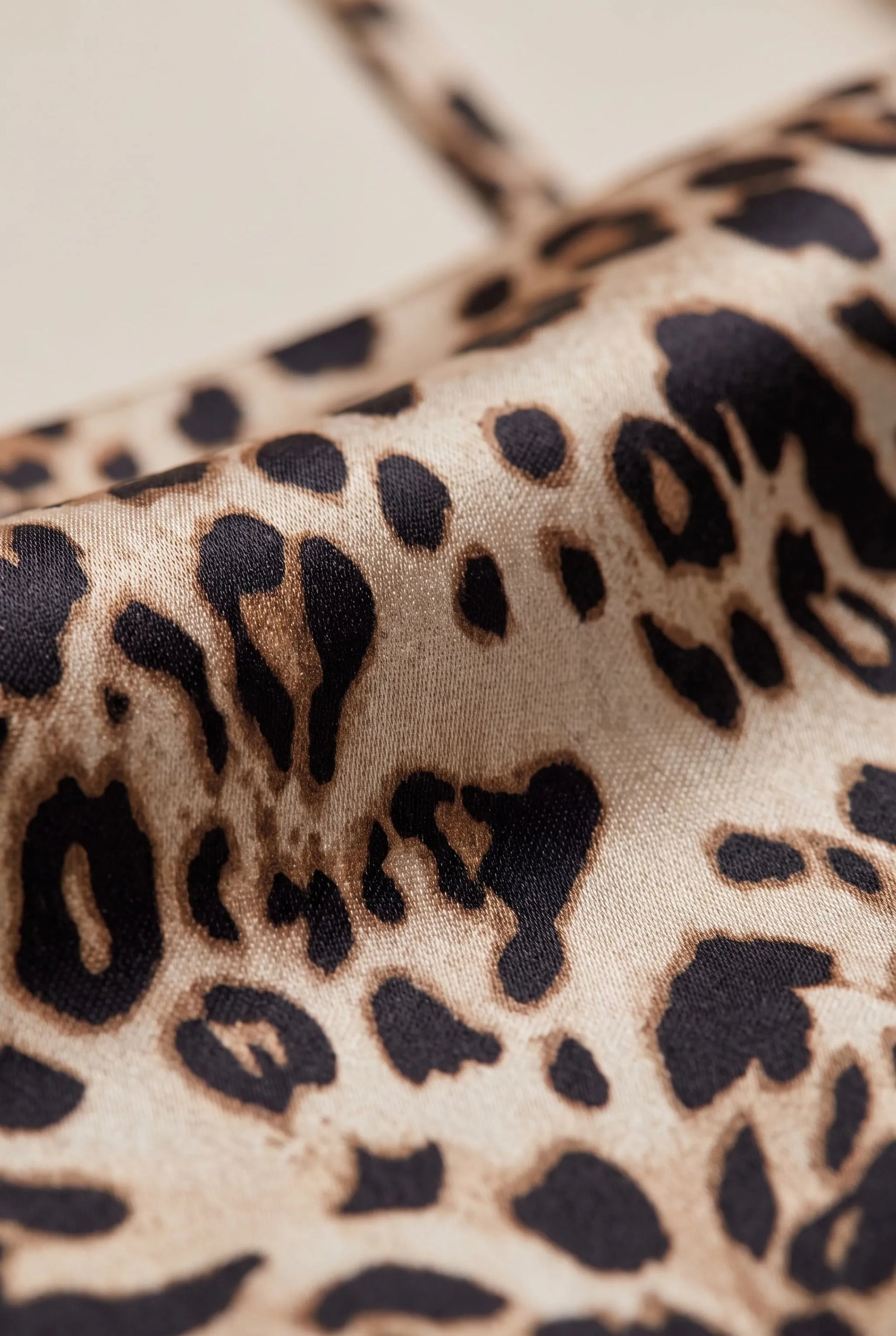 Leovant | Enges Minikleid Mit Markantem Animal-Print