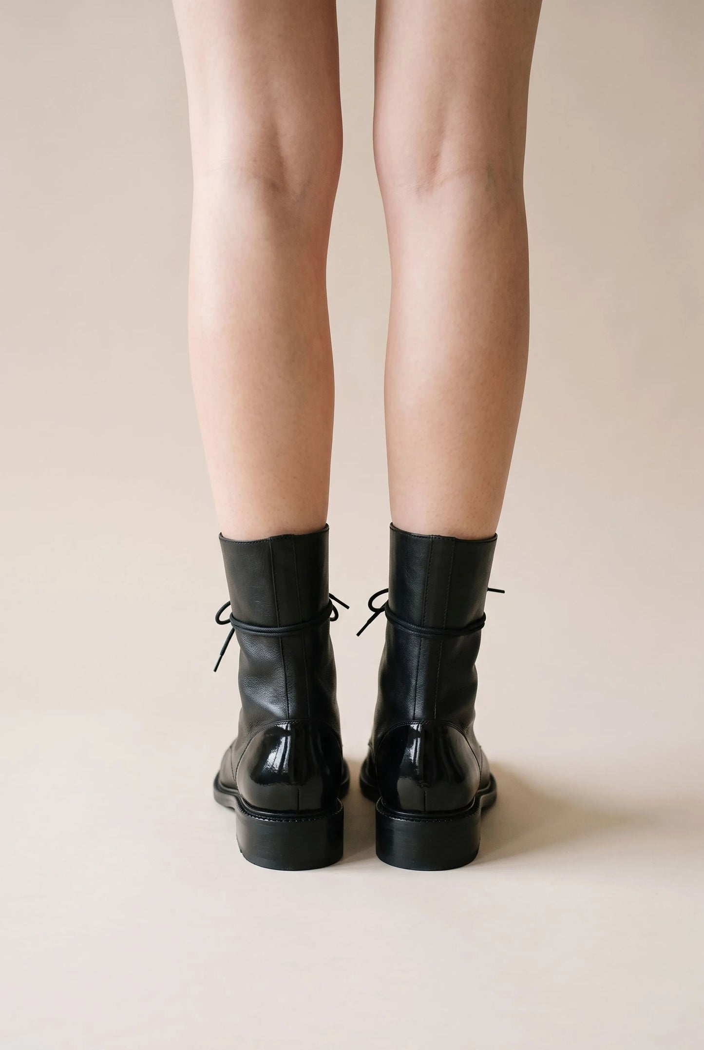 LuminaBoot | Elegante Damen Schnürstiefeletten