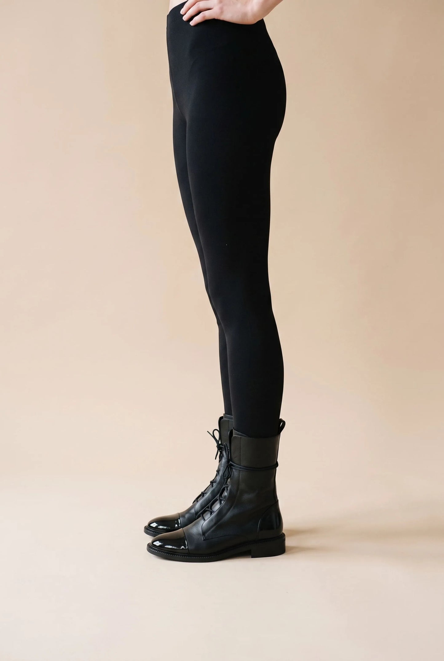 LuminaBoot | Elegante Damen Schnürstiefeletten