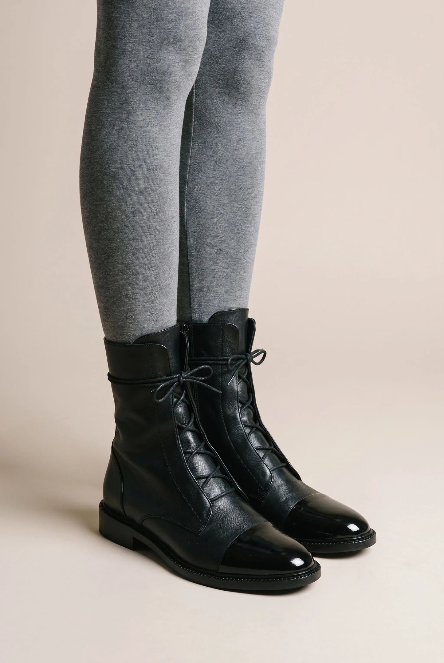 LuminaBoot | Elegante Damen Schnürstiefeletten