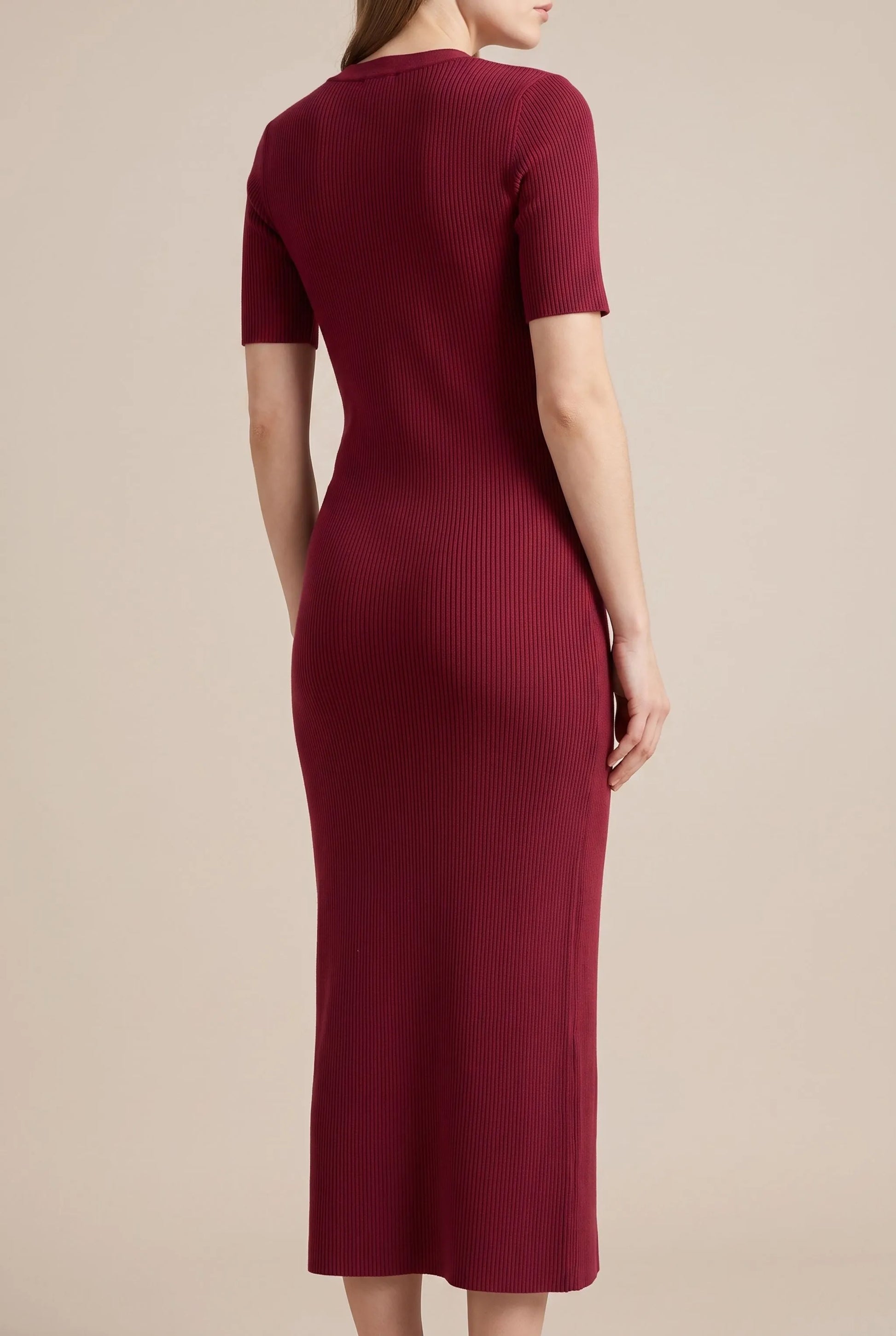 LuminaDress | Langes V-Ausschnitt Strickkleid