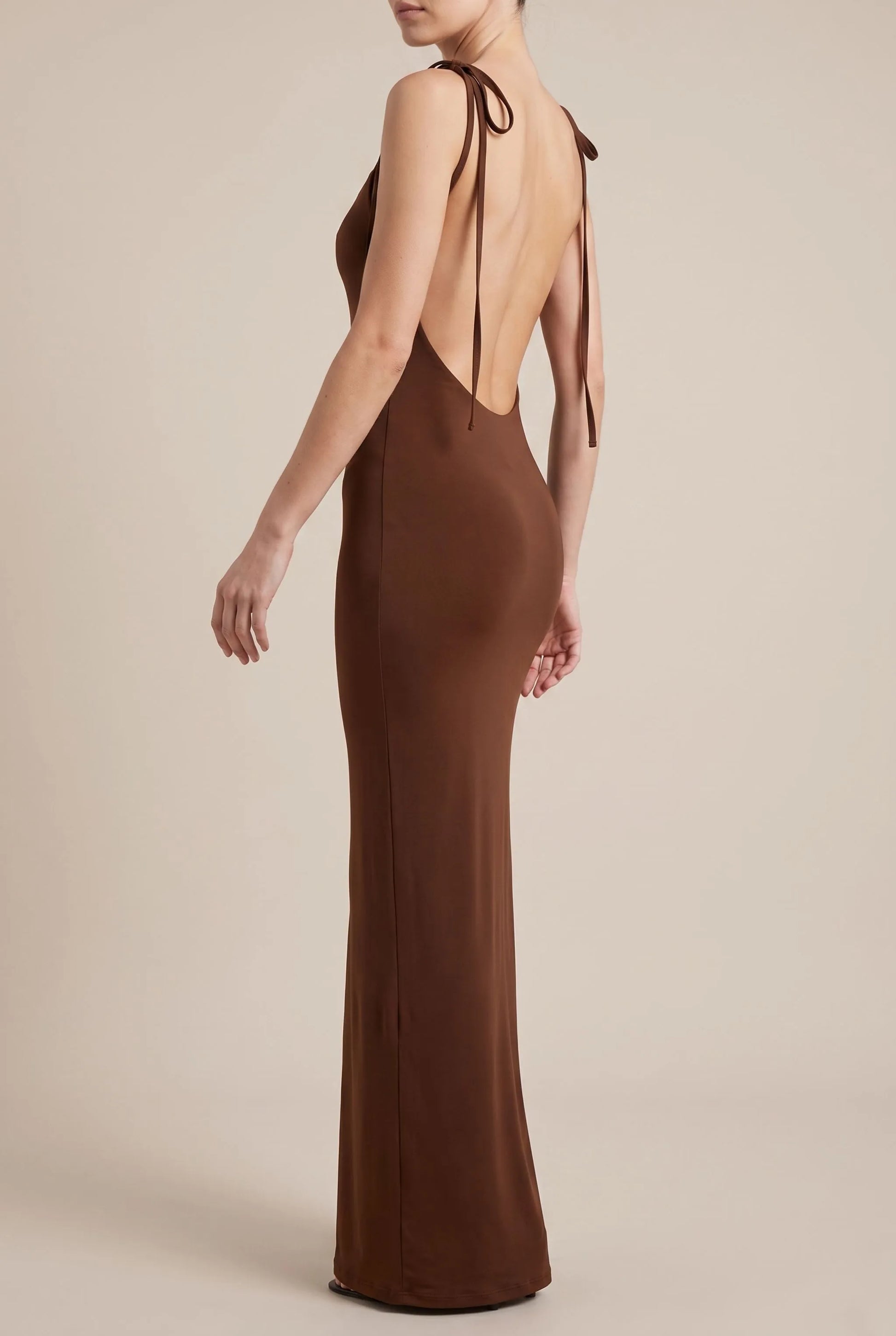 Luminora | Elegantes Rückenfreies Maxikleid