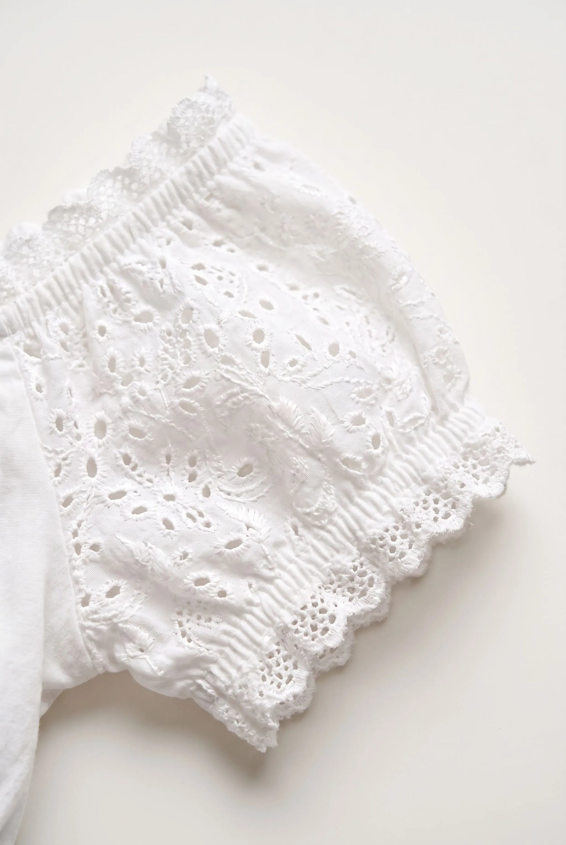 Meadowly | Schulterfreie Weiße Dirndlbluse
