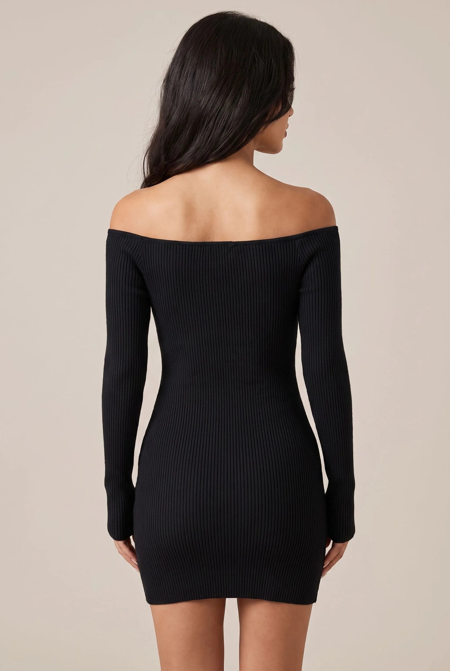 Meryna | Figurbetontes Off-Shoulder Strickkleid Kurz