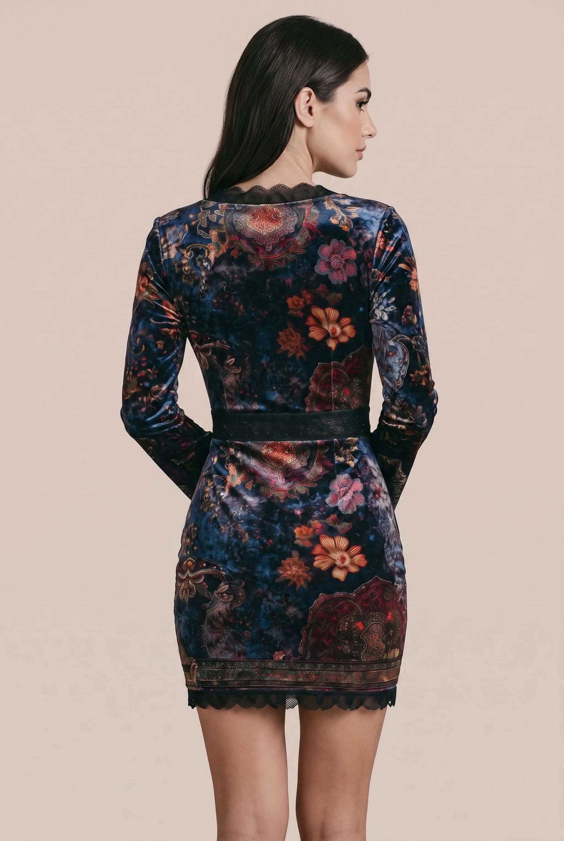 Mystira | Kurzes Abendkleid Mit Blumenmuster