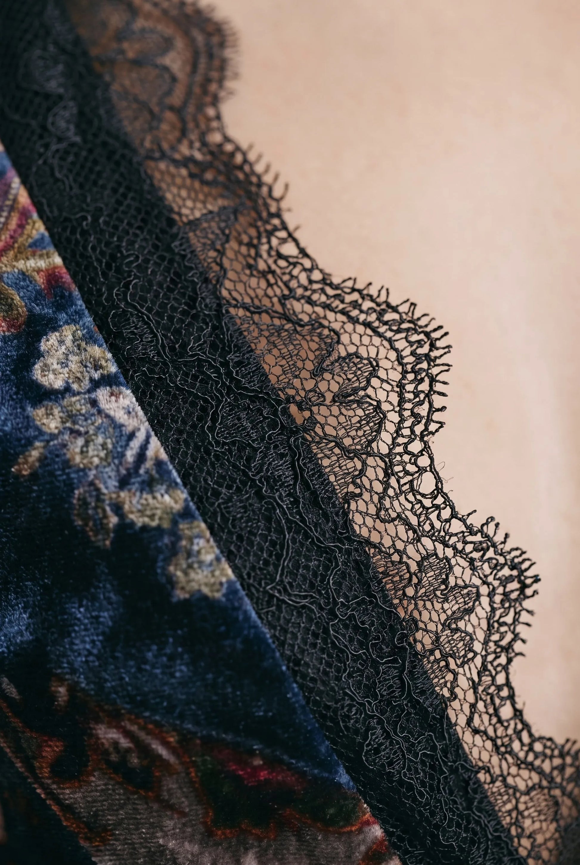 Mystira | Kurzes Abendkleid Mit Blumenmuster