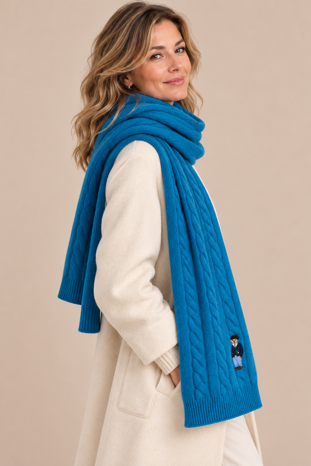Nerina | Wollschal Beige mit klassischem Zopfmuster