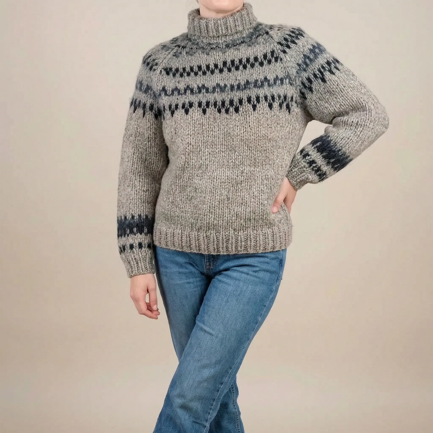 NordKnit | Grob Gestrickter Rollkragenpullover Mit Skandinavischem Muster
