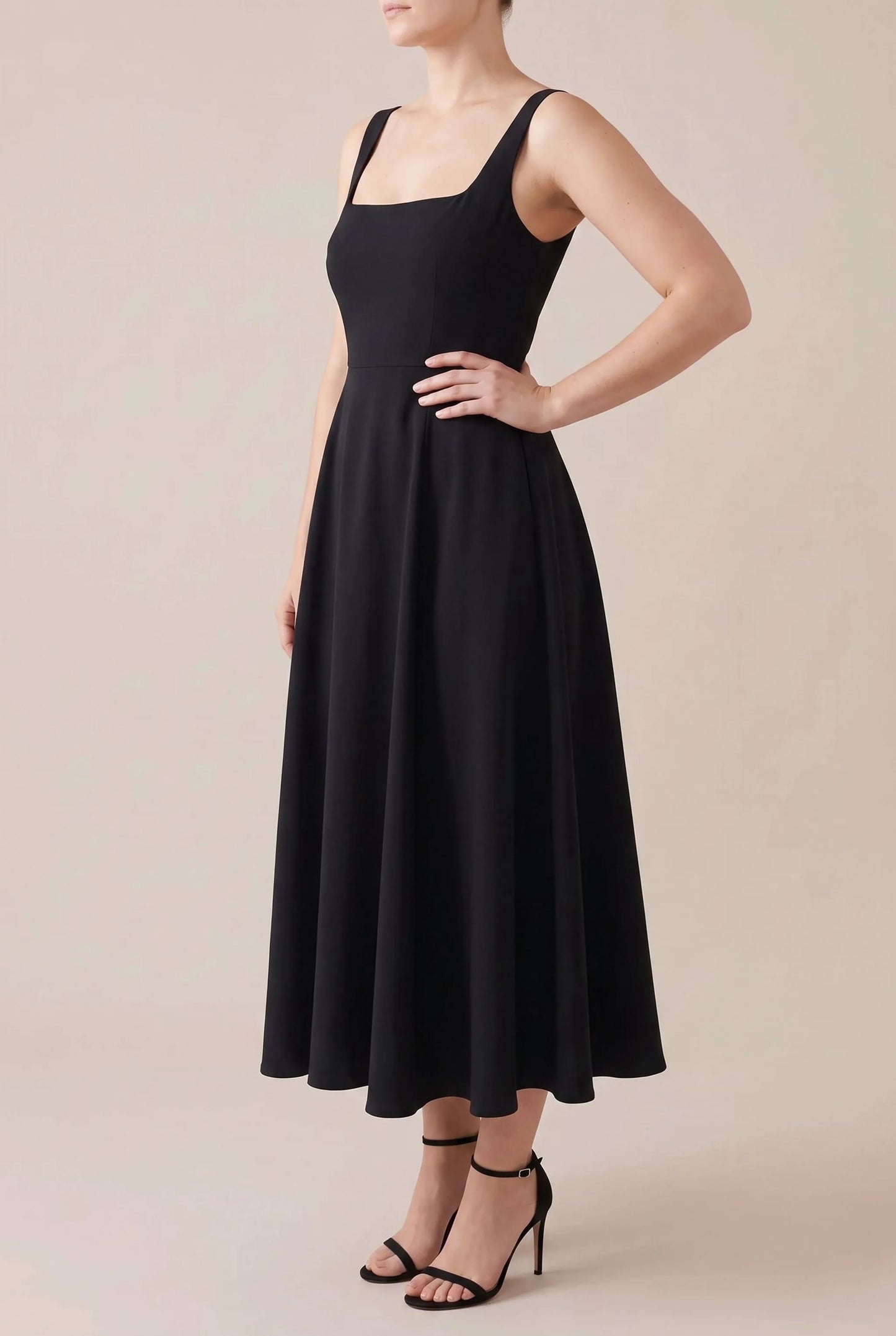 Novara | Ärmelloses Midi-Kleid In A-Linie
