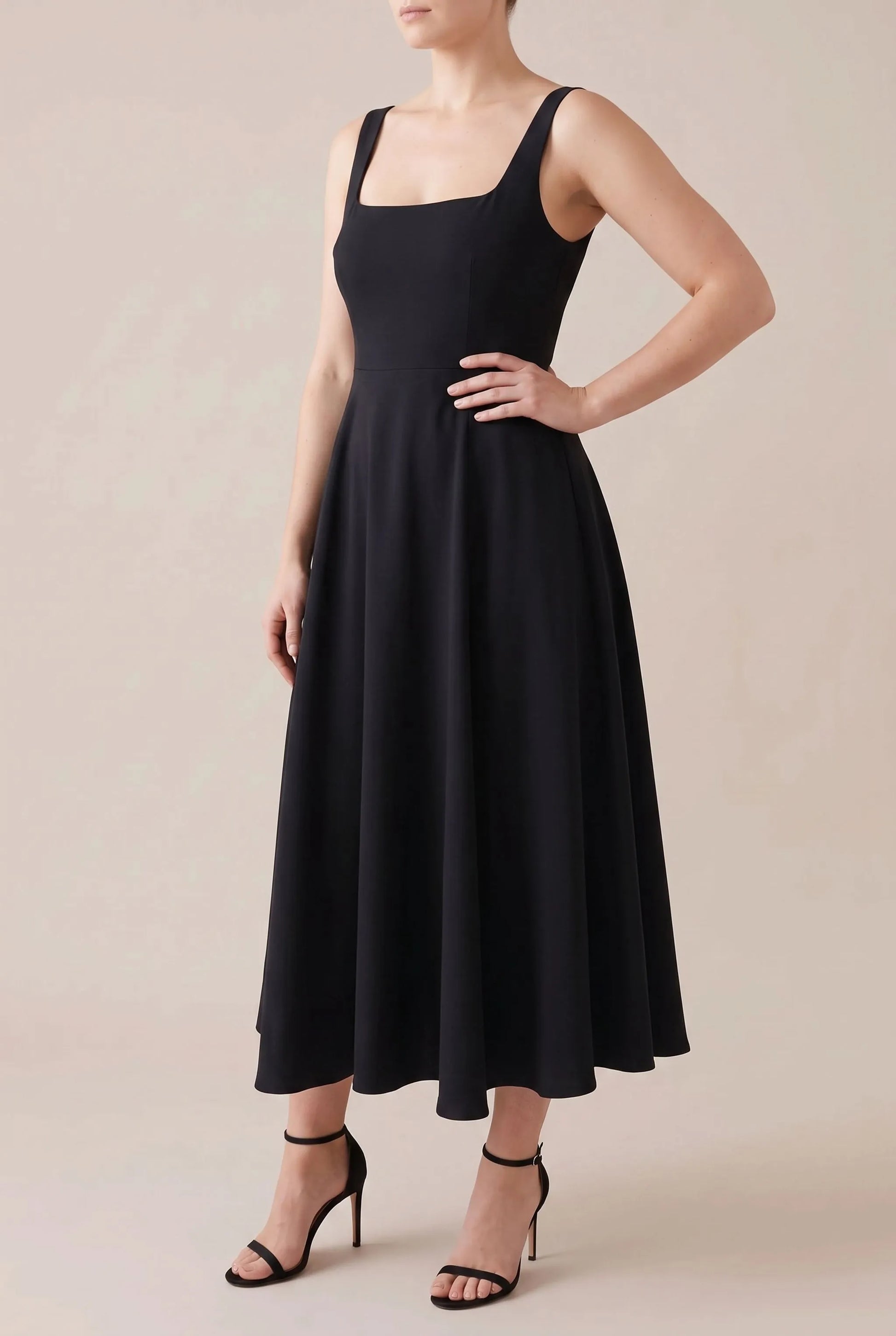 Novara | Ärmelloses Midi-Kleid In A-Linie
