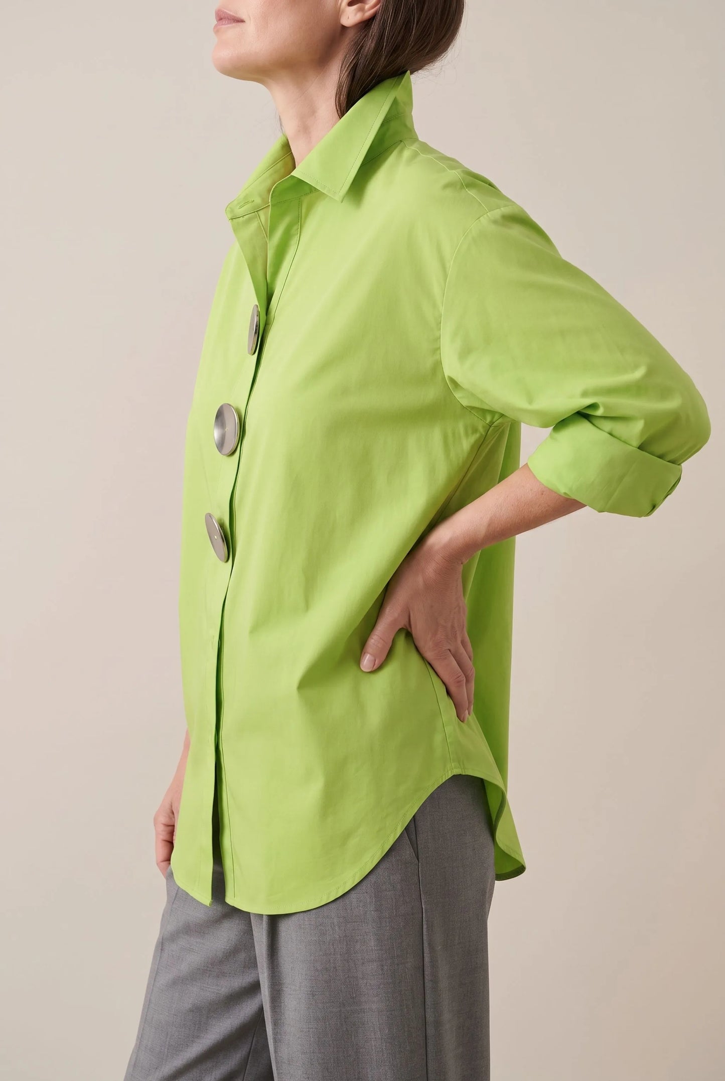 OversizeBlouse | Hellblaue Damenbluse Mit Statement-Knöpfen