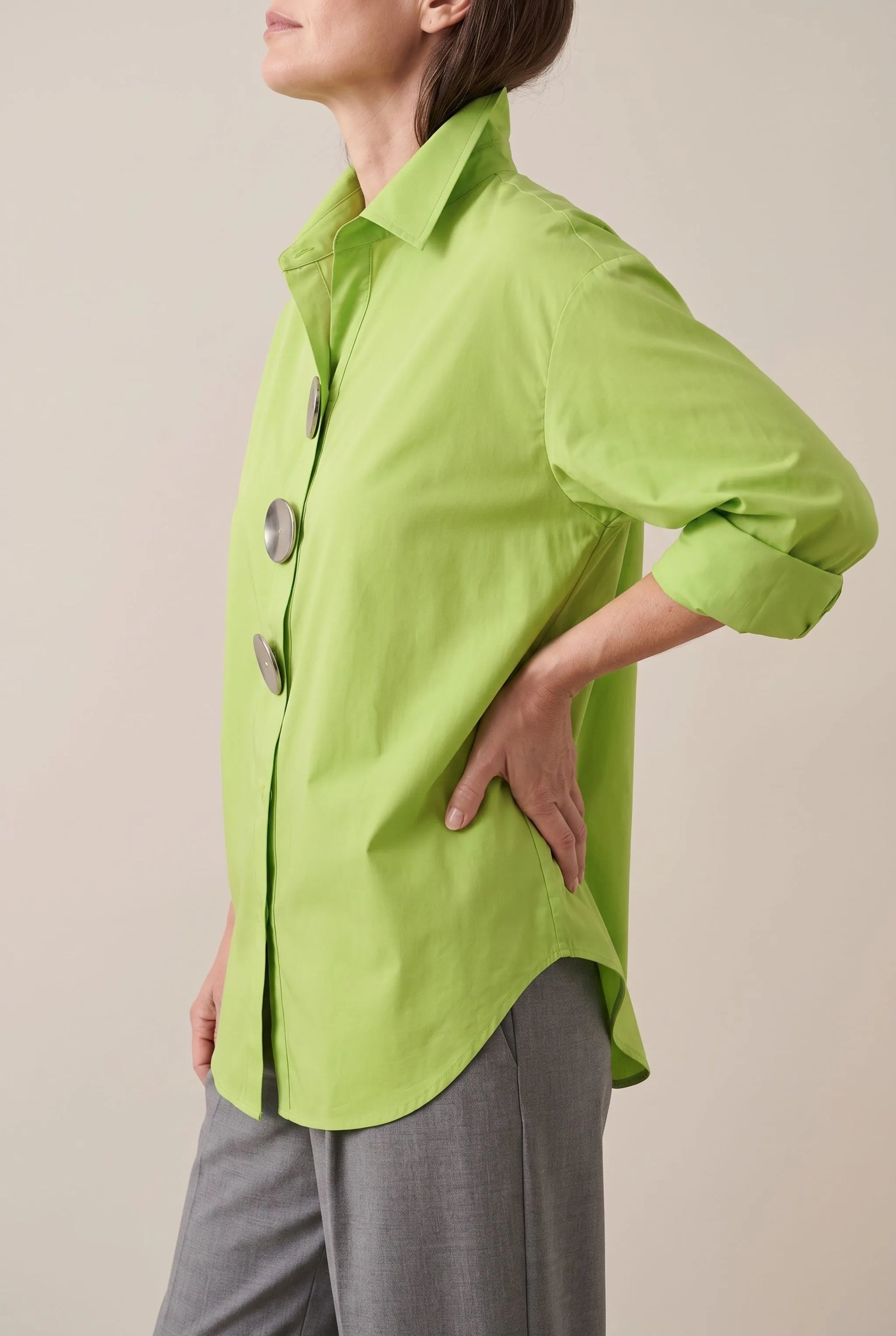 OversizeBlouse | Hellblaue Damenbluse Mit Statement-Knöpfen