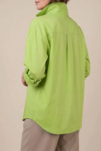 OversizeBlouse | Hellblaue Damenbluse Mit Statement-Knöpfen