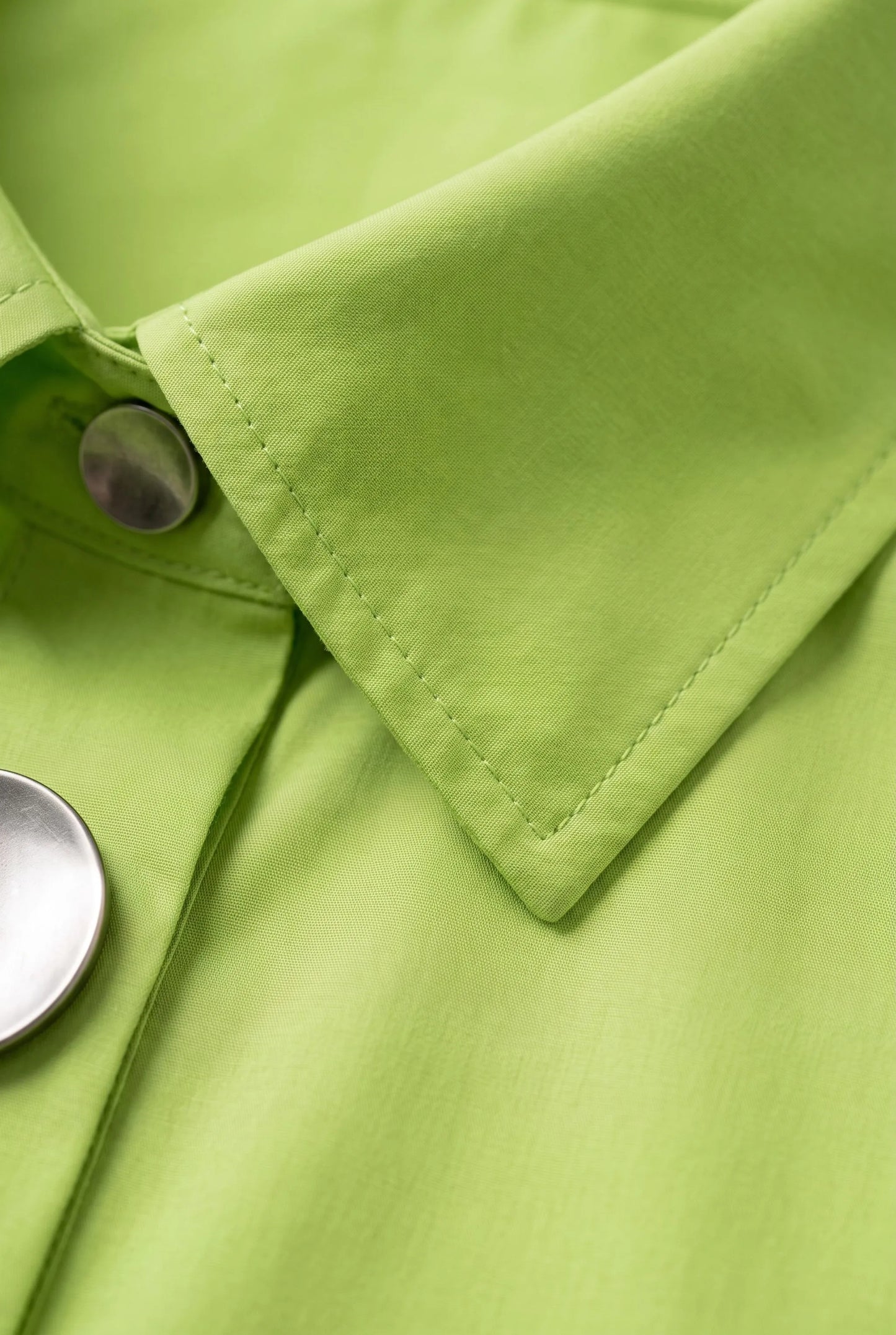 OversizeBlouse | Hellblaue Damenbluse Mit Statement-Knöpfen