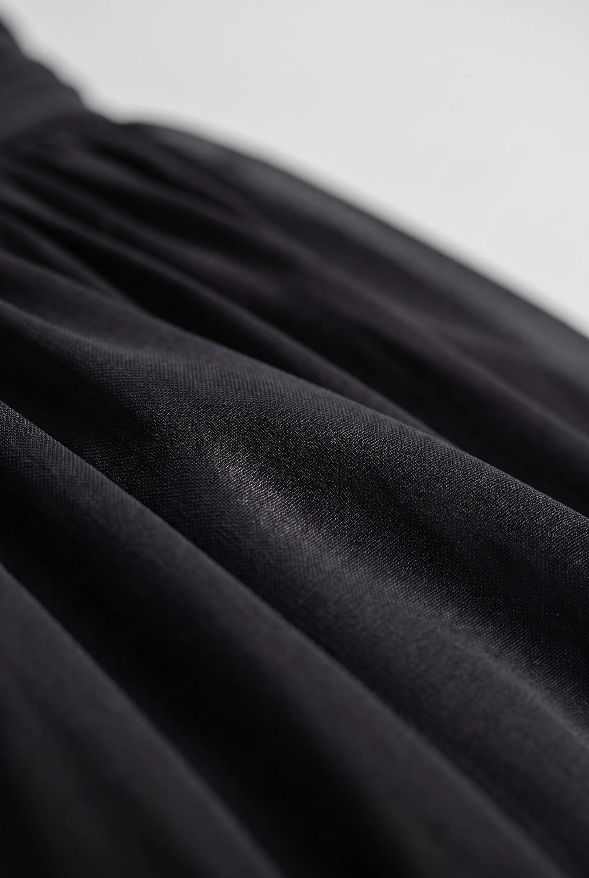Pleatise | Ärmelloses Plisseekleid In Midilänge