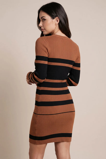 Renvora | Körperbetontes Gestreiftes Strickkleid