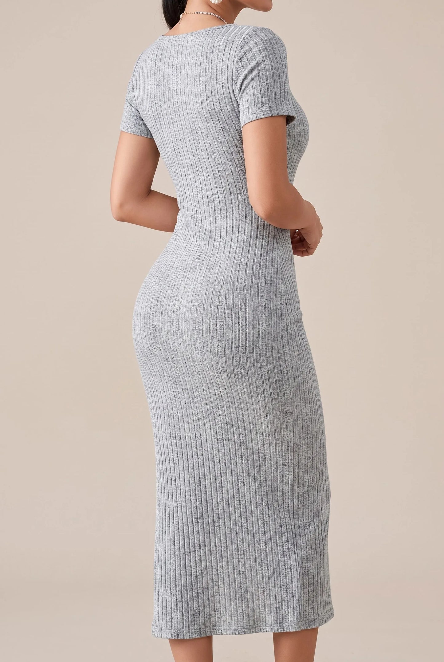 Ribara | Figurbetontes Midi-Strickkleid