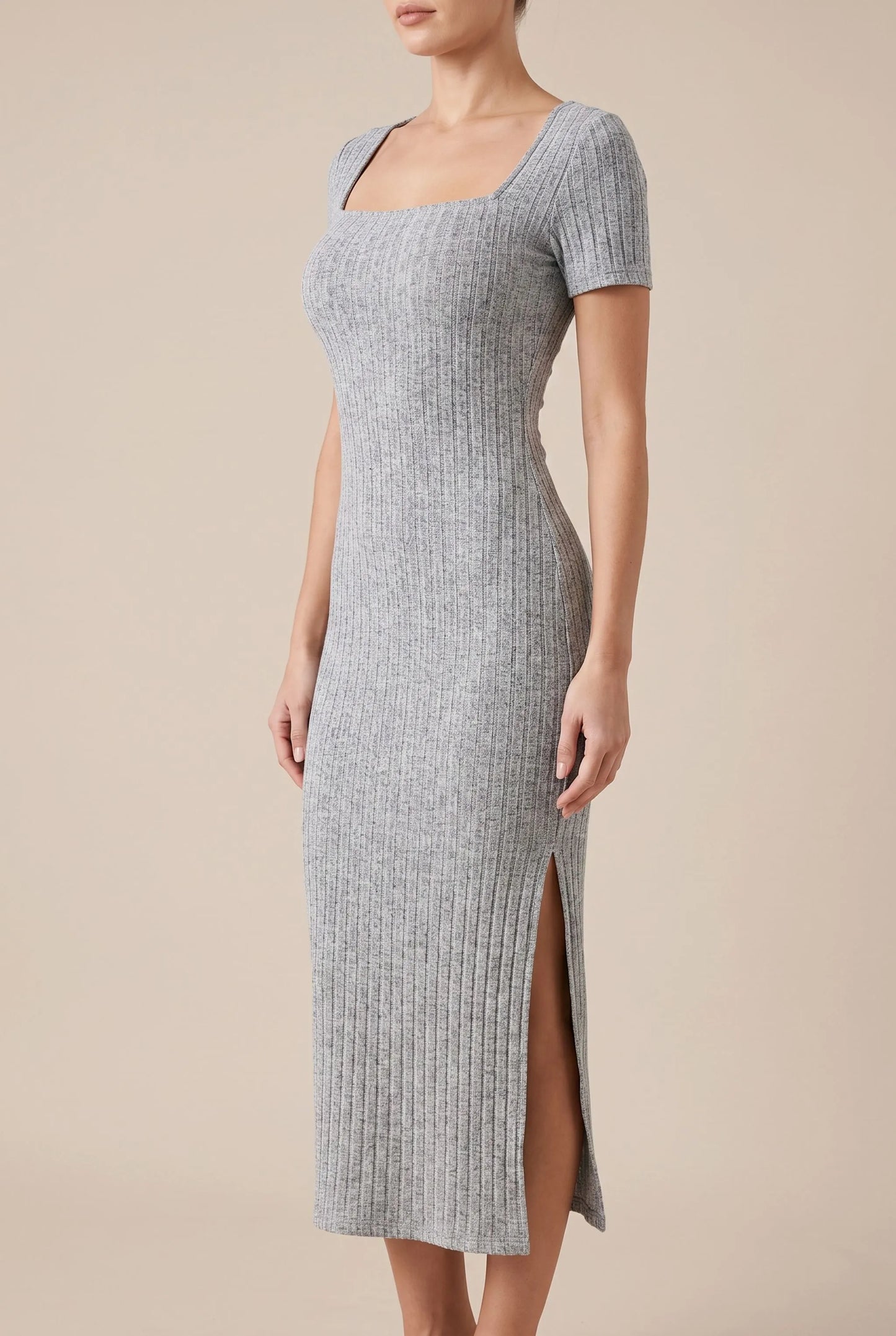 Ribara | Figurbetontes Midi-Strickkleid