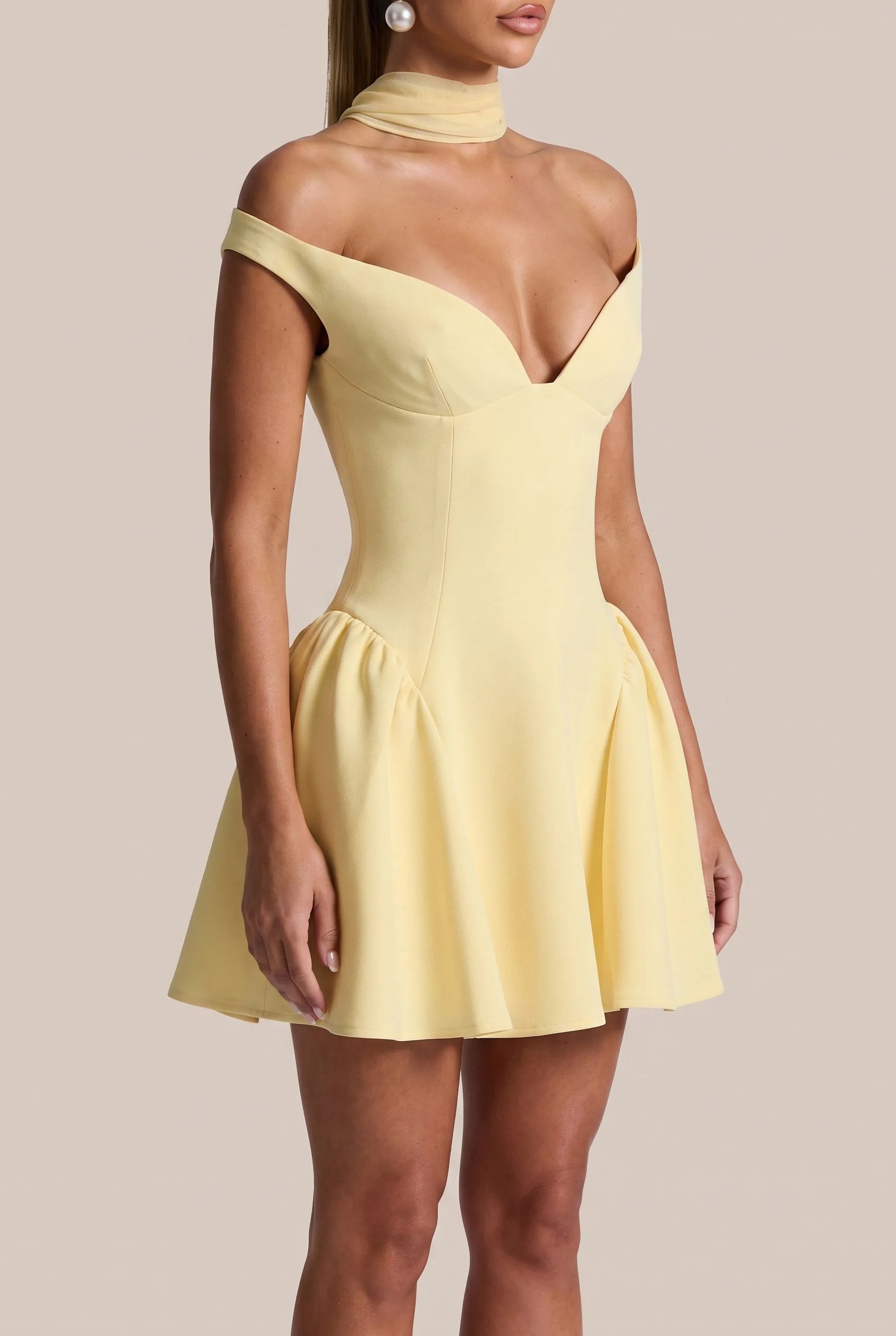 Rouvia | Elegantes Rückenfreies Minikleid Für Damen