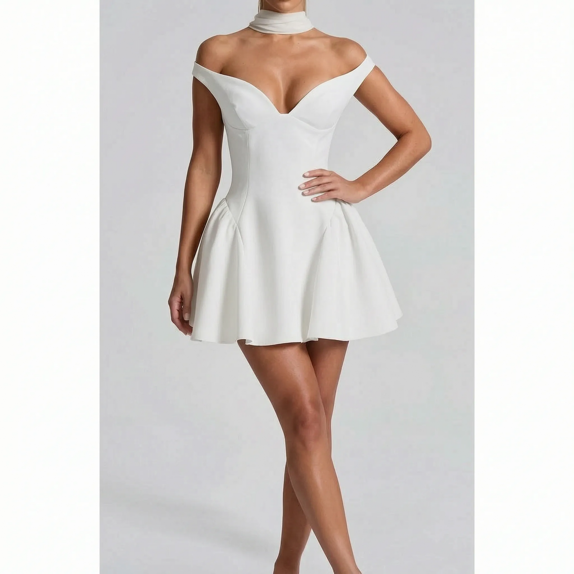 Rouvia | Elegantes Rückenfreies Minikleid Für Damen