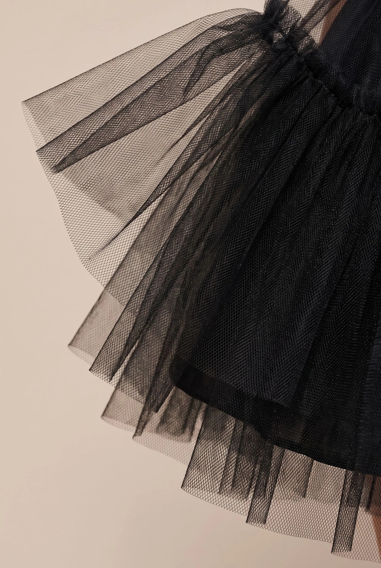 Ruffla | Trägerloses Gestuftes Minikleid