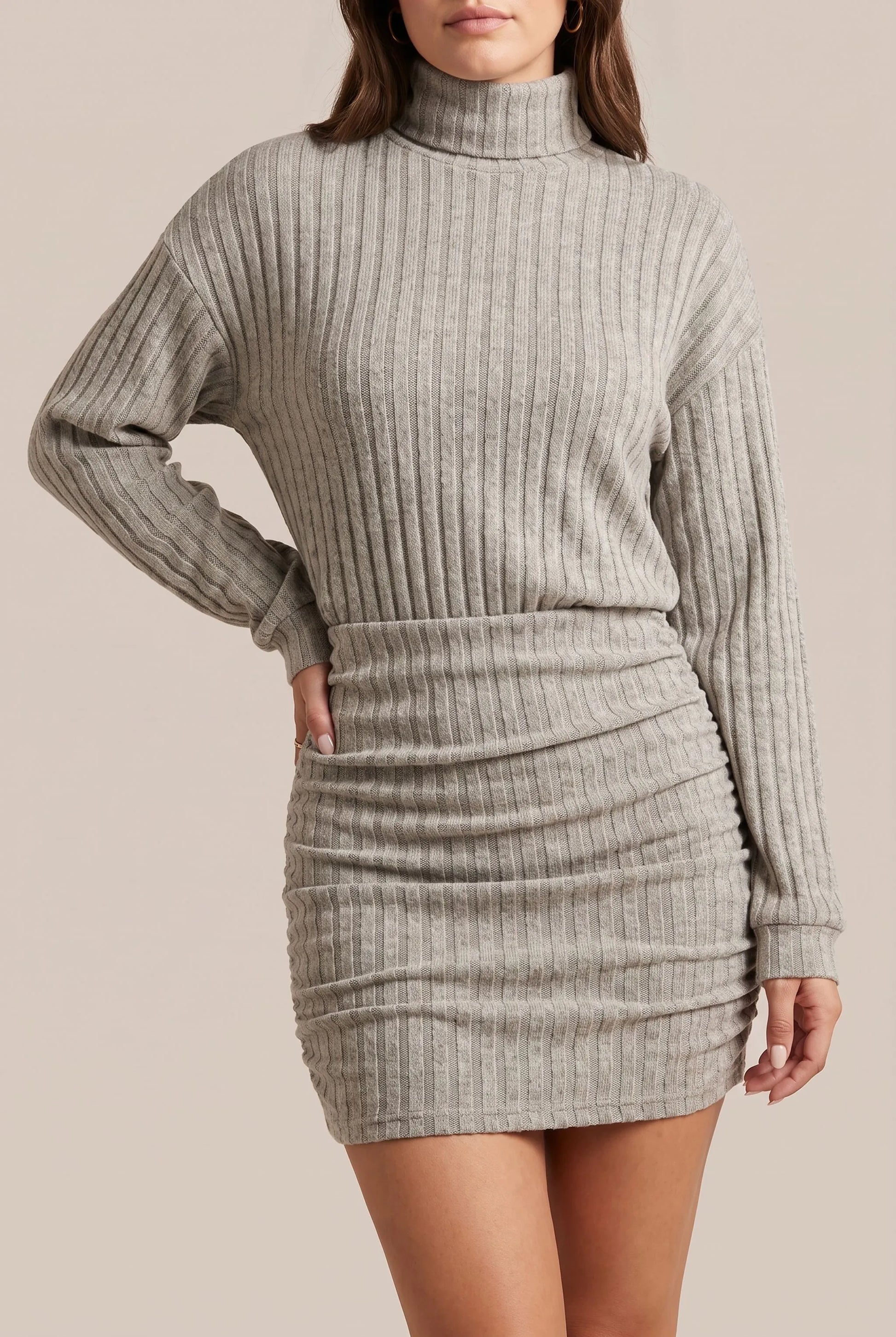 Ruvelia | Körperbetontes Rollkragen Strickkleid Für Damen