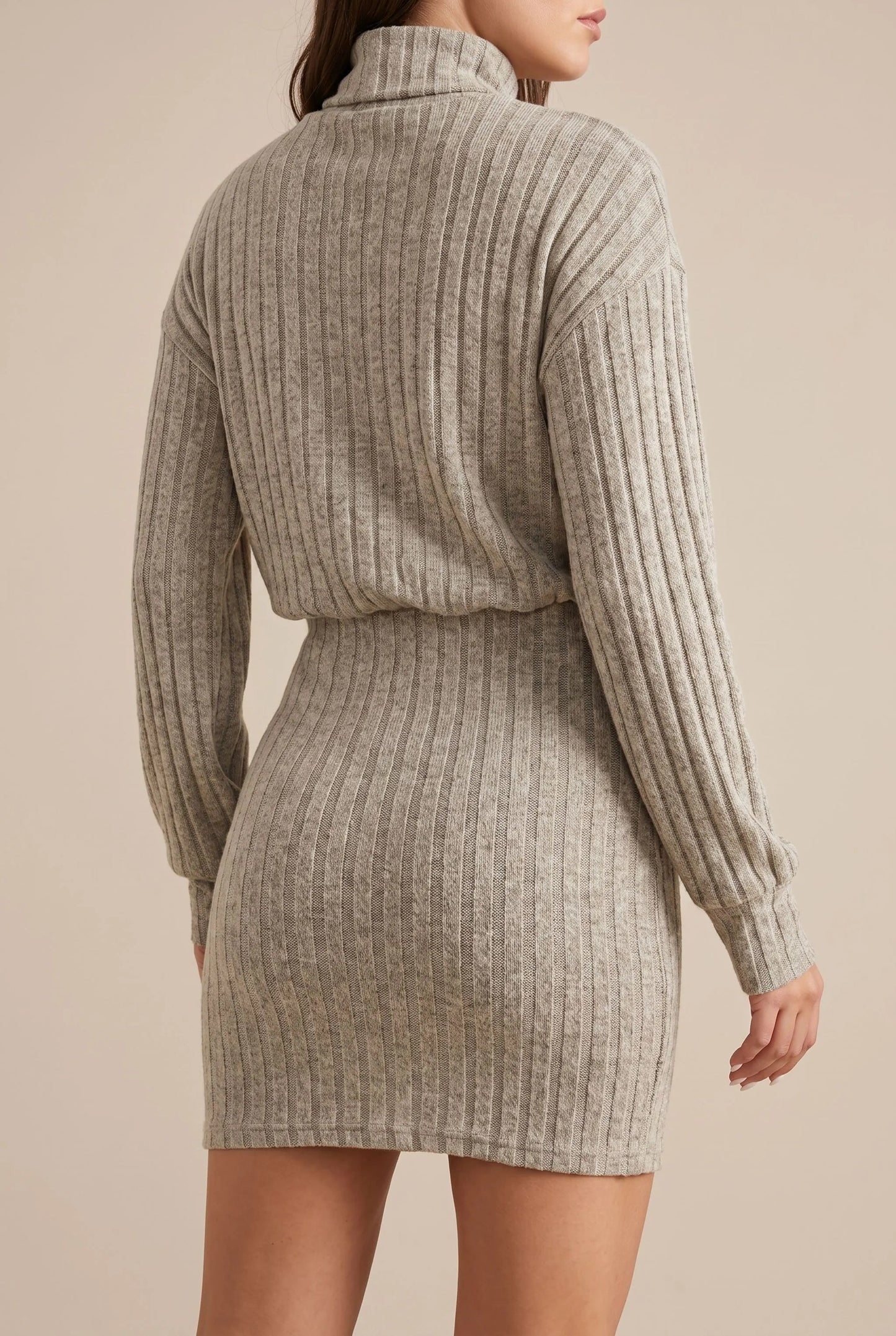 Ruvelia | Körperbetontes Rollkragen Strickkleid Für Damen