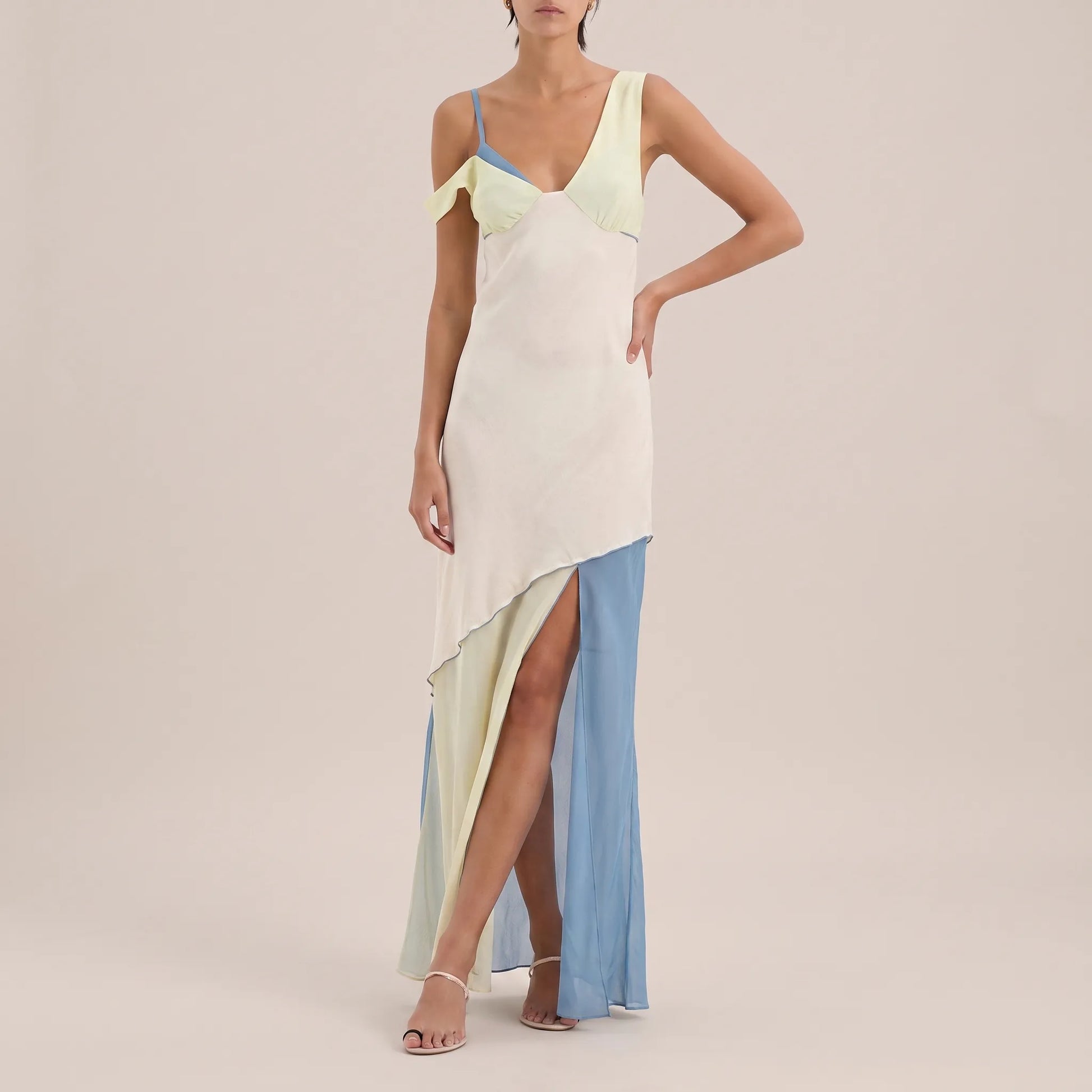Solenis | Elegantes Maxikleid Mit Asymmetrischem Ausschnitt