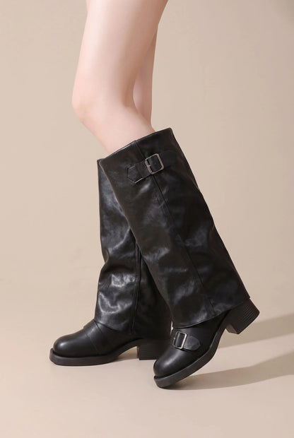 Straptoe | Braune Damenstiefel Mit Markanten Schnallendetails
