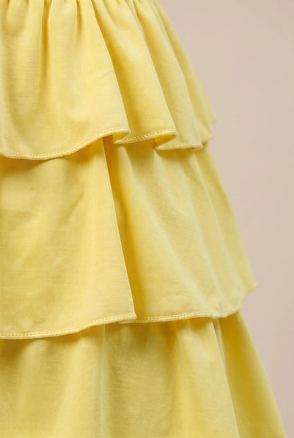Sunvibe | Rückenfreies Gelbes Sommerkleid Mit Stufenrock