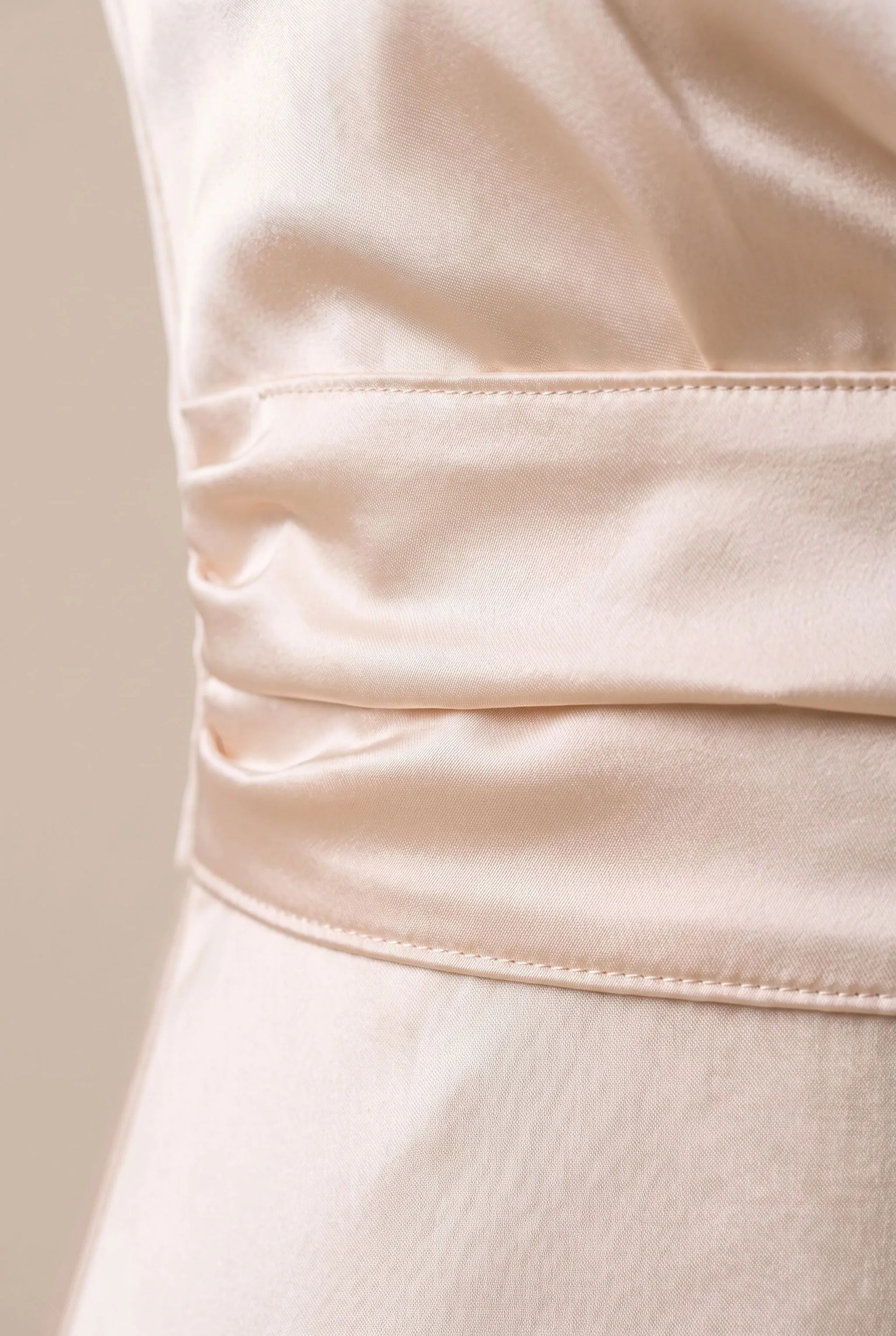 Sylvane | Langes Fließendes Abendkleid Mit Beinschlitz