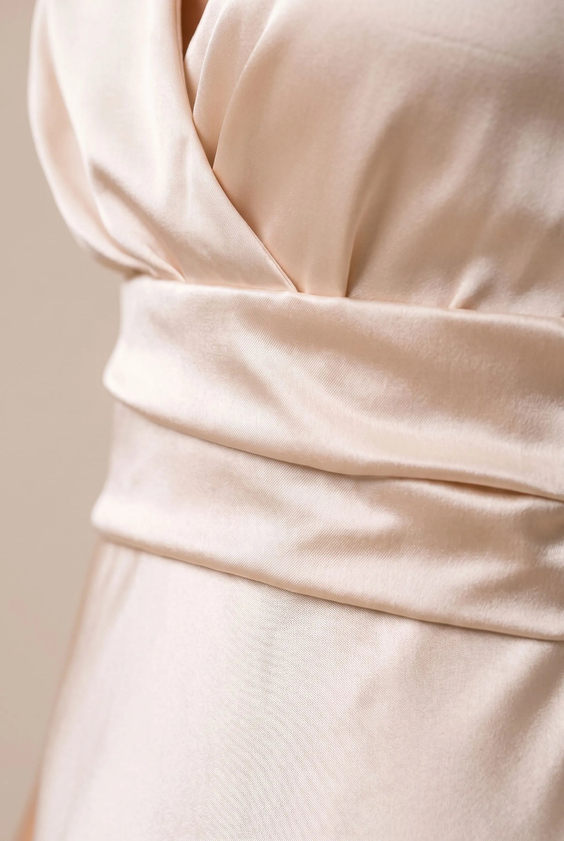Sylvane | Langes Fließendes Abendkleid Mit Beinschlitz